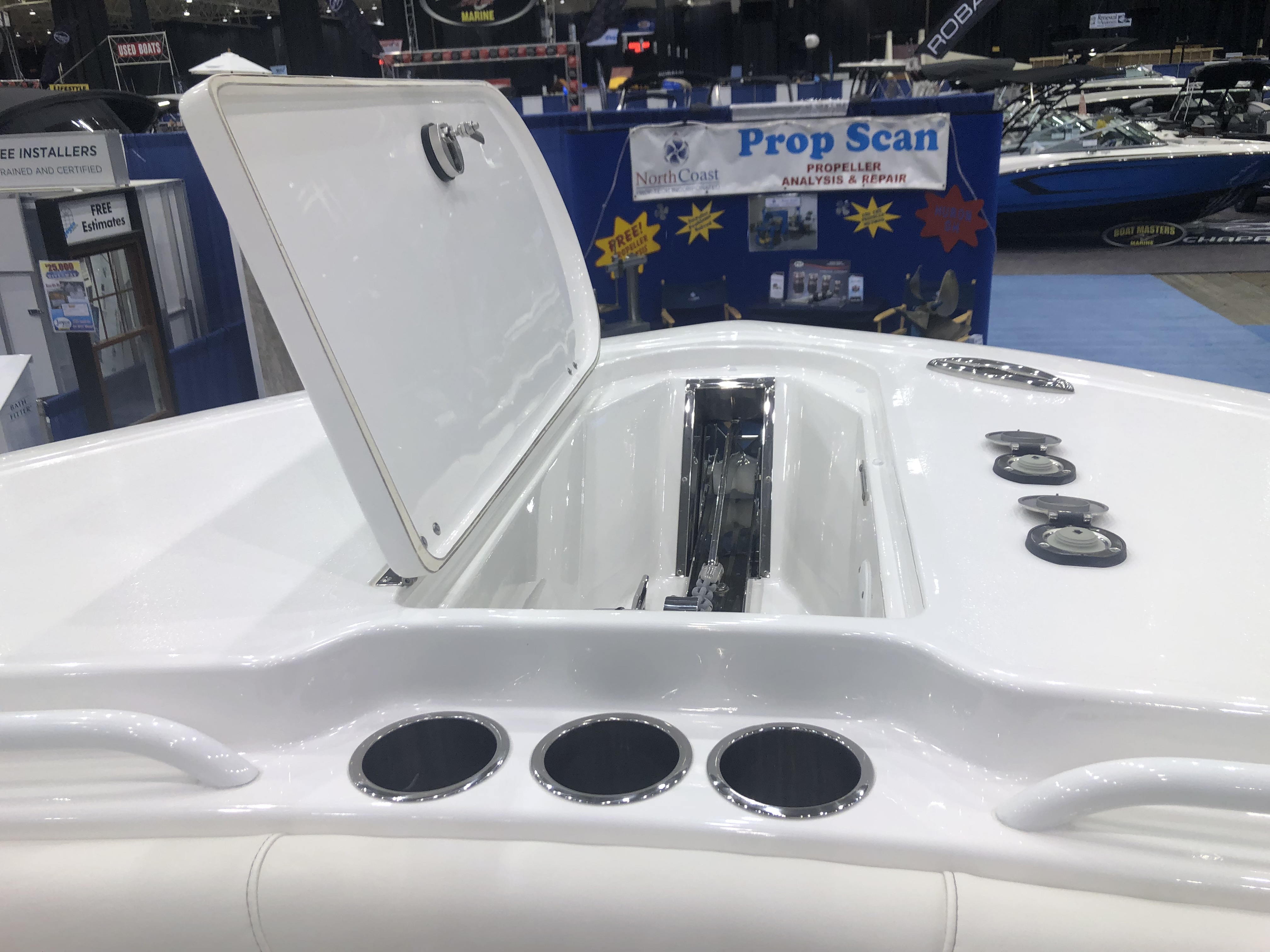 Castaway Yacht Sales | Edgewater and Highfield Boat Dealer
